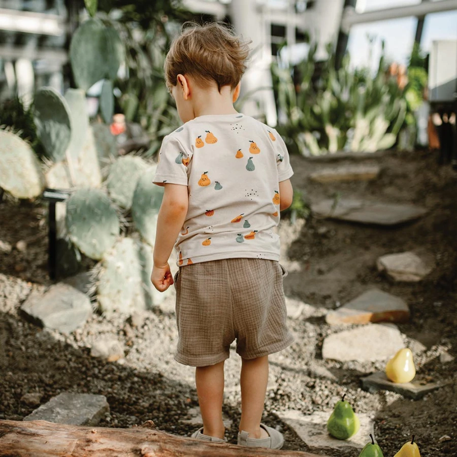 Beige muslin shorts with buttons