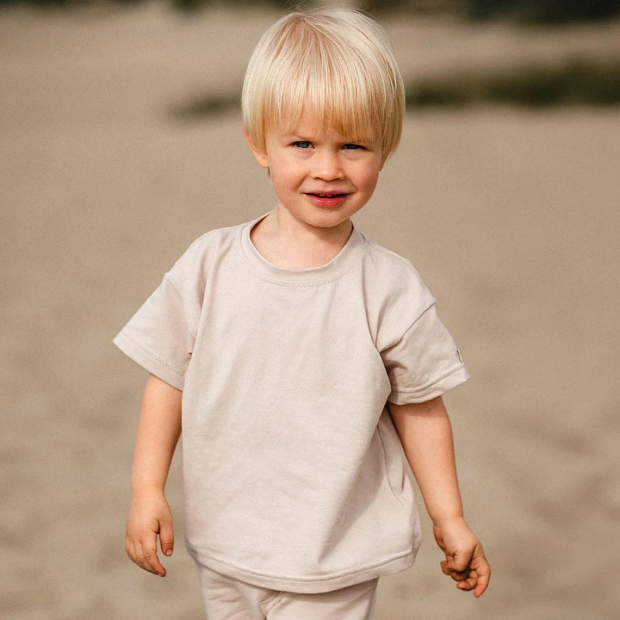 T-shirt dziecięcy beżowy oversize