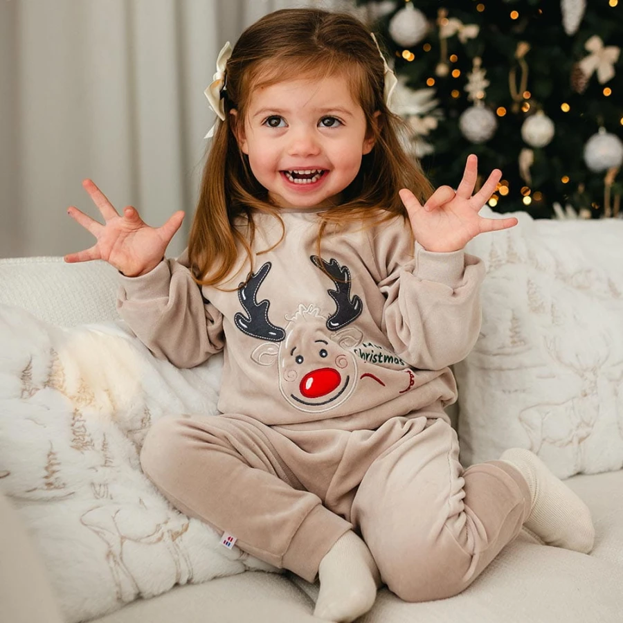 REINDEER-DRES-WELUR-BEŻ-SESJA2.jpg
