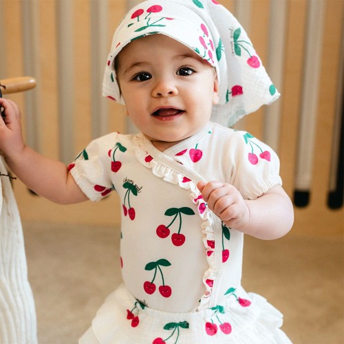 Body dziewczęce rozpinane z krótkim rękawem ecru w wisienki