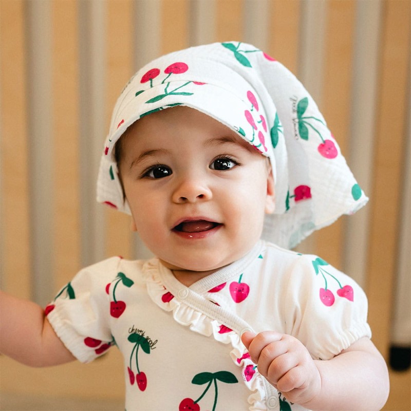 Chustka dziewczęca muślinowa ecru w wisienki