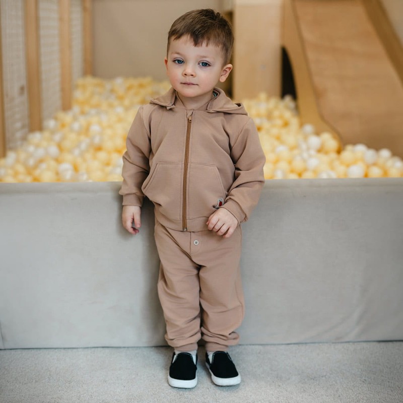 Dres chłopięcy beżowy