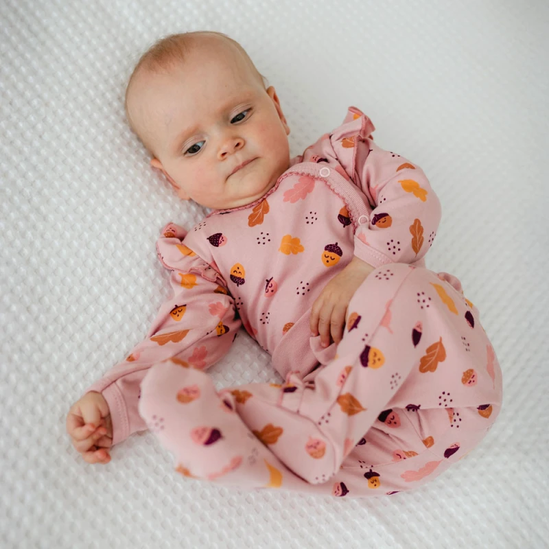 Zestaw niemowlęcy body i półśpiochy różowe w listki i żołędzie