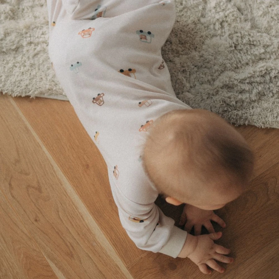 pajacyk dla niemowląt ecru w misie