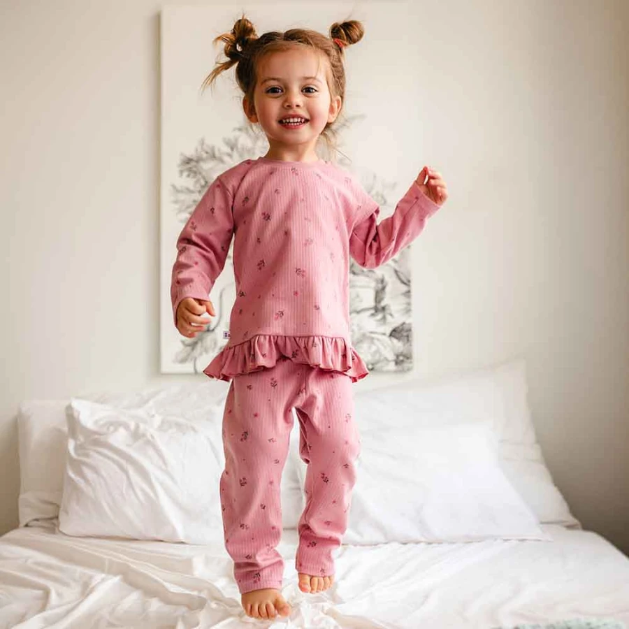 Girls' ruffled pyjama set pink with flowers