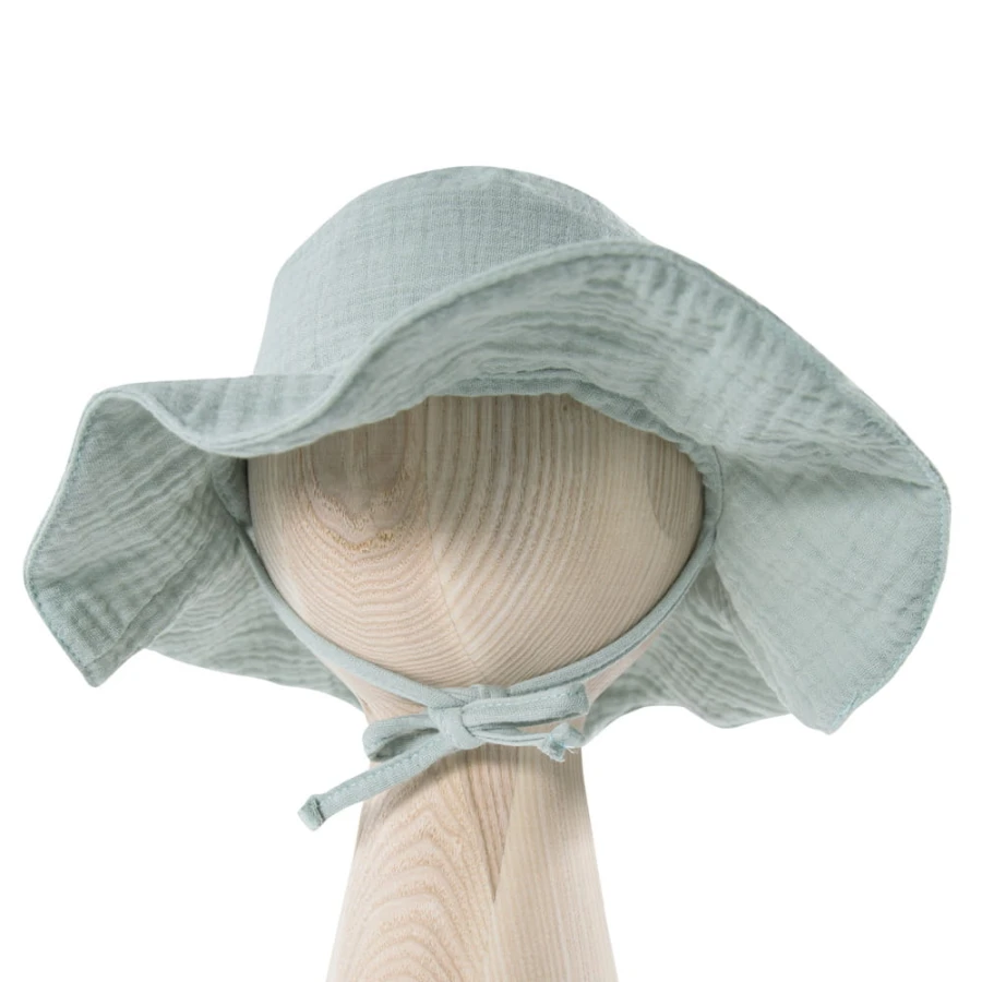 Baby hat muslin light green