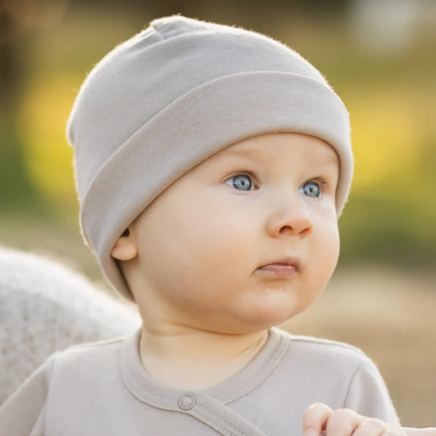 Beanie from merino wool beige