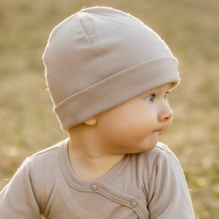 Beanie from merino wool beige